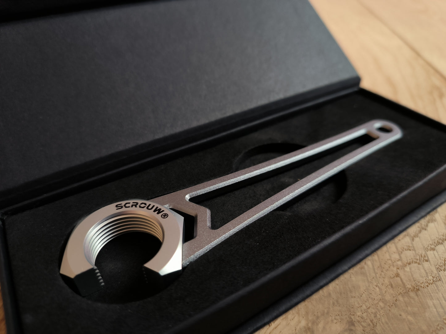 Scrouw® décapsuleur Design avec Coffret